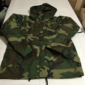 US Military Gore-Tex Parka Mens Large Green Woodland Camo Hooded Jacket